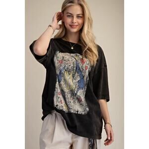 "Sassy Crown" Queen of Hearts Card Tee in Black